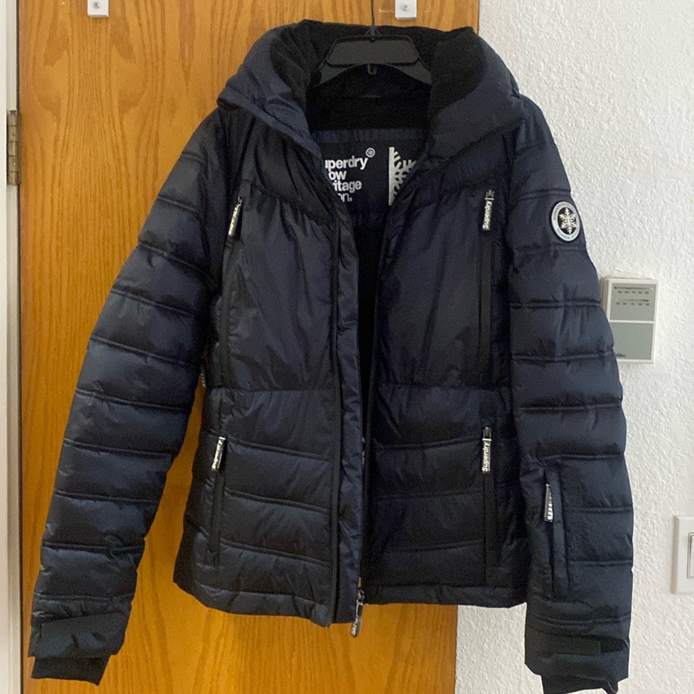 Women’s NWOT SUPERDRY winter puffer jacket Size Small